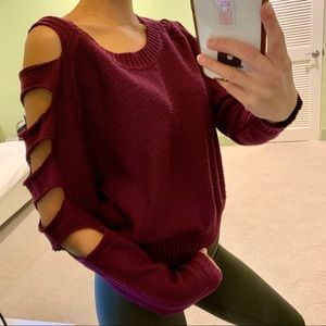 ✨CUTOUT SLEEVE SWEATER✨